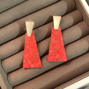 Kendra Scott Collins statement earrings in bronze veined red magnesite.